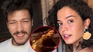 Maske Kimsin Senden aşk çıktı! Aslı Bekiroğlu, Kubilay Aka ile el ele  görüntülendi!