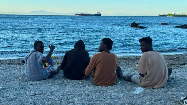 El Gobierno prepara ya el envío del millar de menores de Ceuta a otras  comunidades