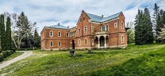 Daca vrei sa descoperi frumusetile naturale pe care bacau le are de oferit nu poti sa ratezi o vizita la salina targu ocna. 10 Cele Mai Frumoase Locuri Din JudeÈul BacÄu