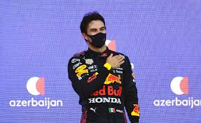 This helmet will be autographed and personalized. La Victoria Checo Perez En Azerbaiyan En Imagenes Auto Bild