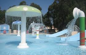 Le Paradis Des Enfants Partez En Famille Pour Une Aventure Delirante Avec Kiddy Parc Un Parc D Attraction Etonnant A P Outdoor Marina Bay Sands Outdoor Decor