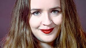 Kat Dunn's Instagram, Twitter & Facebook