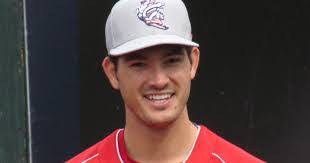 Jan Hernandez's Instagram, Twitter & Facebook