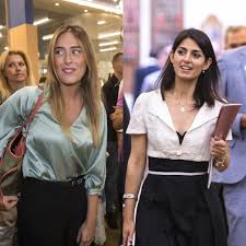 Chi è maria elena boschi età e altezza, fidanzato attore, biografia 2021, curriculum politico e vita privata dell'ex ministra oggi deputata alla camera iv. I Look Estivi A Confronto Di Virginia Raggi E Maria Elena Boschi Le Foto Formiche Net