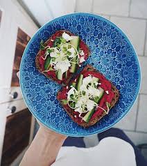 Wunderschonen Sonntag Ihr Lieben Bei Mir Gibt S Heute Die Reste Vom Gestrigen Brunch Zum Fruhstuck Selbstgebackenes Lei Brunch Gesundes Essen Leinsamenbrot