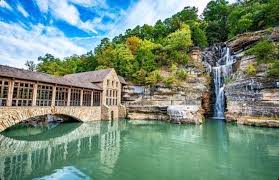 The Outdoor Lover S Guide To Springfield Mo Springfield Missouri Travel Tourism Ozarks Midwest In 2020 Dogwood Canyon Branson Missouri Vacation Branson Missouri