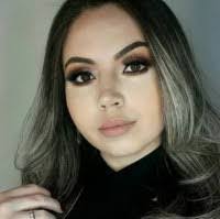 Deborah Motta's Instagram, Twitter & Facebook