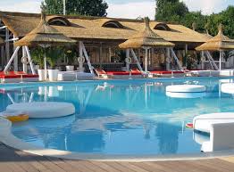 8 Simple Landscaping Ideas To Improve Appearance Of Swimming Pool