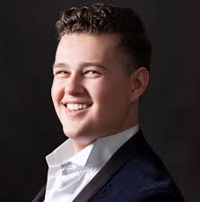 Shawn Roth's Instagram, Twitter & Facebook