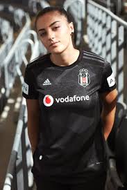 Formaların yanı sıra hem günlük hayatta hem de spor esnasında. Besiktas In 2019 20 Sezonu Formalari Tanitildi Spor Haberleri