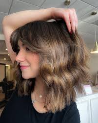 HINT! This formula features one of the new Shades EQ Golden 10s collection  for golden shimmer✨