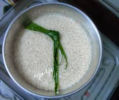 Hari ini ita masak nasi goreng ikan masin untuk sarapan kami sekeluarga pagi ni. Pulut Kukus Ikan Masin 2 Keluarga