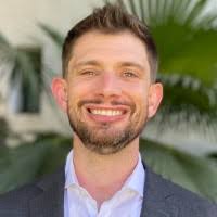 600+ profilů „Couse“