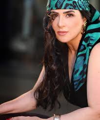 Maravilhosa que amei conhecer e fotografar @kelly.contatori 📸🤍  #karinkastro #studiokarinkastro #ensaiofeminino