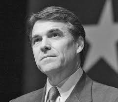 Kirsten Hollis's Instagram, Twitter & Facebook