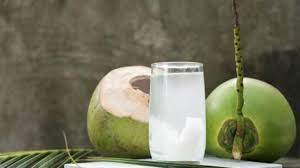 .minum air kelapa bermanfaat untuk memperlancar haid apalagi memicu keputihan atau lendir manfaat yang bisa didapat dari minum air kelapa saat haid. 6 Manfaat Air Kelapa Untuk Wanita Yang Sedang Haid Dalam Membantu Melancarkannya Hamil Co Id