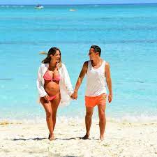 Omdat mijn bevalling erg zwaar is geweest, door een zwangerschapsvergiftiging, moest ik… Footballers Wagskids On Twitter Andres Guardado And His Pregnant Wife Sandra Pic Sandra De La Vega Andresguardado Sandradelavega Realbetis Realbetiswags Https T Co Rffhgfgsm1