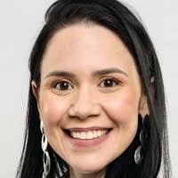 Andrea Bays's Instagram, Twitter & Facebook