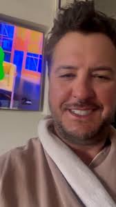 Sheryl Crow shares text from Luke Bryan after 'GMA' performance