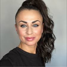 Anika Smith's Instagram, Twitter & Facebook