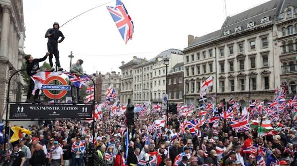 Tens of thousands of people representing Britain's hard right gathered in London on Saturday for the latest “Unite the Kingdom” march. https://cnn.it/49QnD7O