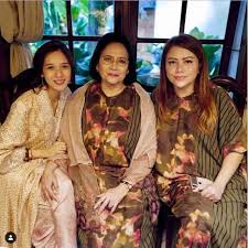 Ia pernah menikah dengan wishnutama. Potret Kebersamaan Wina Natalia Dan Gista Putri Mantan Dan Istri Wishnutama Showbiz Liputan6 Com