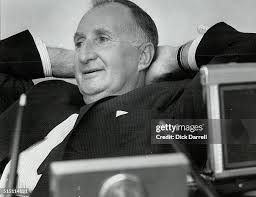 4,998 Dick Darrell Stock Photos, High-Res Pictures, and Images