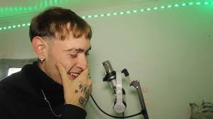 LRTEVE PARA PLAYCOM HISTORIAS DE LA MÚSICA EMANUEL TRAPER ALIAS YVNG GAARA  PRIMER PARTE