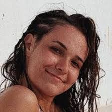 Hannah Feder's Instagram, Twitter & Facebook