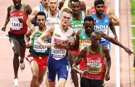 One evening after henrik ingebrigtsen coasted to a world leading 5000m time of 13:19.65, jakob and filip ingebrigtsen both came away with 800m lifetime bests at the boysen memorial in oslo, a european athletics area permit meeting, on tuesday (30). Runners Question Why Norweigan Runner Filip Ingebrigtsen Wasn T Disqualified For This Punch