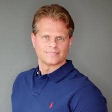 In this study, 925 participants, aged 58–98 years, were dementia-free at  baseline, completed a food frequency questionnaire, and had at least two  annual neurological evaluations.