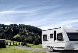 Sie möchten nicht mehr mit dem pferd reisen? 7 Grunde Warum Ein Wohnwagen Fur Familien Besser Ist Als Ein Wohnmobil
