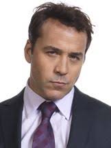 .violette de sibour, better known as violette selfridge and the daughter of london department store owner harry mr gordon selfridge helping to adjust violette selfridge's headgear before the start. Casting Mr Selfridge Staffel 3 Filmstarts De