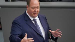 He was the parliamentary secretary of state. Uni Giessen Lasst Doktorarbeit Von Helge Braun Unbeanstandet