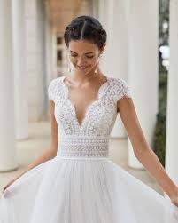 Das video zeigt rosa hochzeitskleid. Rosa Clara Brautkleider Elegante Schnitte Mit Haute Couture Flair Kleider Hochzeit Brautkleid Stoff Brautkleid