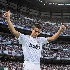 Despite recent attempts by the portuguese environment to get him out of turin, the reality is that his return to the capital of spain not contemplated by valdebebas. Espn Fc On Twitter On This Day In 2009 Real Madrid Signed Cristiano Ronaldo From Man United For 80 Million He Went On To Score 450 Goals In 438 Games Winning 15