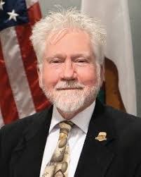 Lowell Hurst's Instagram, Twitter & Facebook