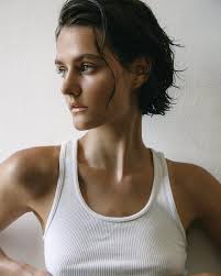 Amanda DeVries (@alien_amanda) • Instagram photos and videos