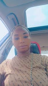 Shirley Bee's Instagram, Twitter & Facebook