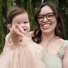 Mandy Dennis (@effiong.gladys.33) • Facebook