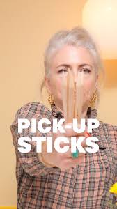 A little intro to double pointed needles… Why do they come in sets of five?  You’re always going to need an extra one to knit your stitches onto as you  work your way around! #knitting #makememories