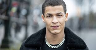 Bilals platenlabel top notch heeft zojuist de samenwerking met bilal verbroken. R3gxtcfcgefvcm