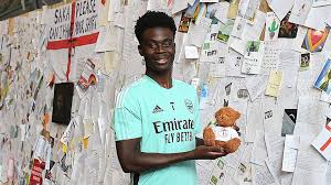 2298089 likes · 44686 talking about this. Bukayo Saka Arsenal Forward Speechless After Club Present Him With Wall Of Fans Well Wishes Football News Sky Sports