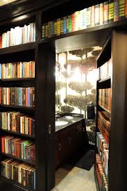 Des Passages Secrets A La Maison Home Library Design Hidden Rooms Cozy Home Library