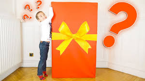 Cadeau Surprise Geant Xxl Plus Grand Que Swan Youtube L'avant gardiste t'a préparé la crème du cadeau original ! cadeau surprise geant xxl plus grand que swan