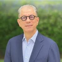 Roberto Palenzuela's Instagram, Twitter & Facebook