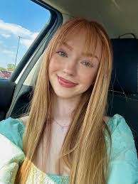 Tina Ell's Instagram, Twitter & Facebook