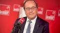 Hollande Warns of Censorship Risks for Bayrou Without Concessions