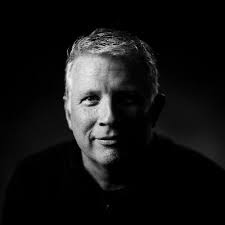 1/ The 40th premium edition of About Time is now live for Gold Tier  subscribers at https://t.co/tANjqRnheV! In this episode, I sit down with  Albert Edwards (albertedwards99), chief global strategist at Société