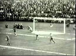 Kolejny film sportowy.myślę, że dobra wersja i zadowoli paru fanów przedwojennego sportu, których tu mamy. Polska Brazylia 1938 5 6 Youtube
